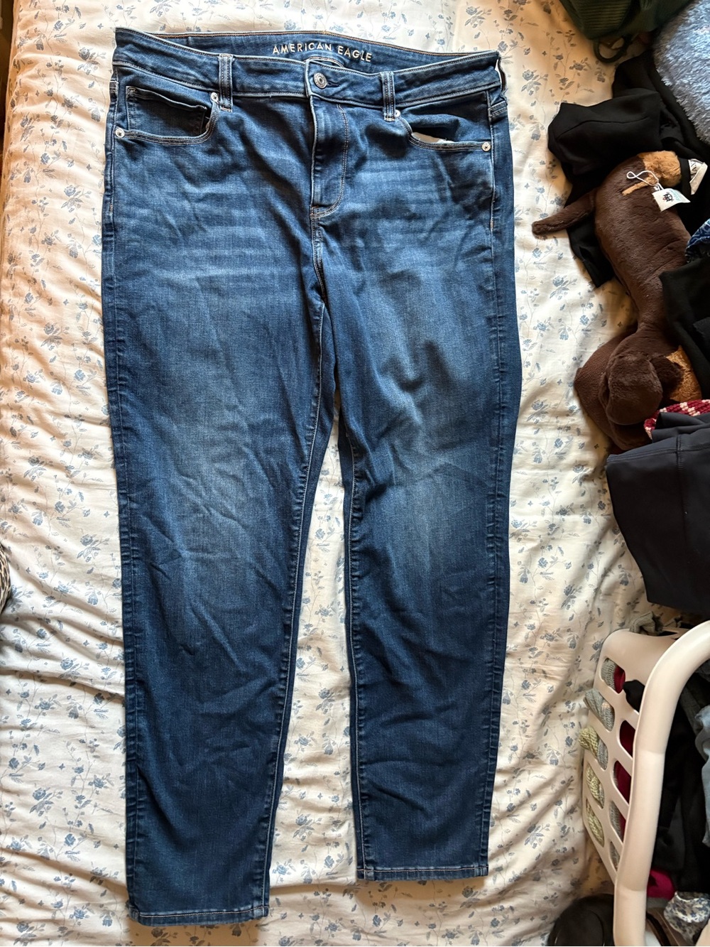 American Eagle Dark Wash Stretch Jeans